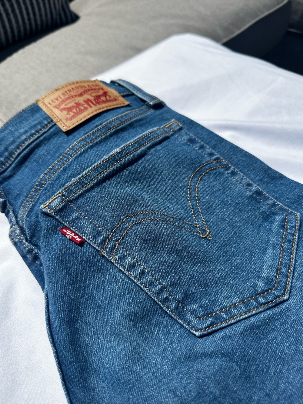 Levi's Wedgie Straight Jeans with Signature Patch